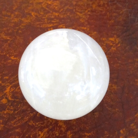Beautiful clear crystal sphere. - Picture 7 of 11
